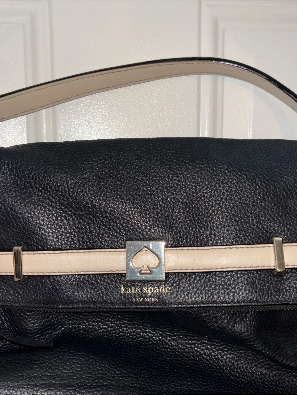kate spade Black and Cream Pebbled Leather Shoulder Bag
